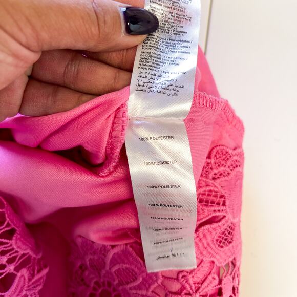 Paper Dolls Size 8 US Off Shoulder Crochet Lace Sheath Dress Pink Knee Length - Picture 8 of 10